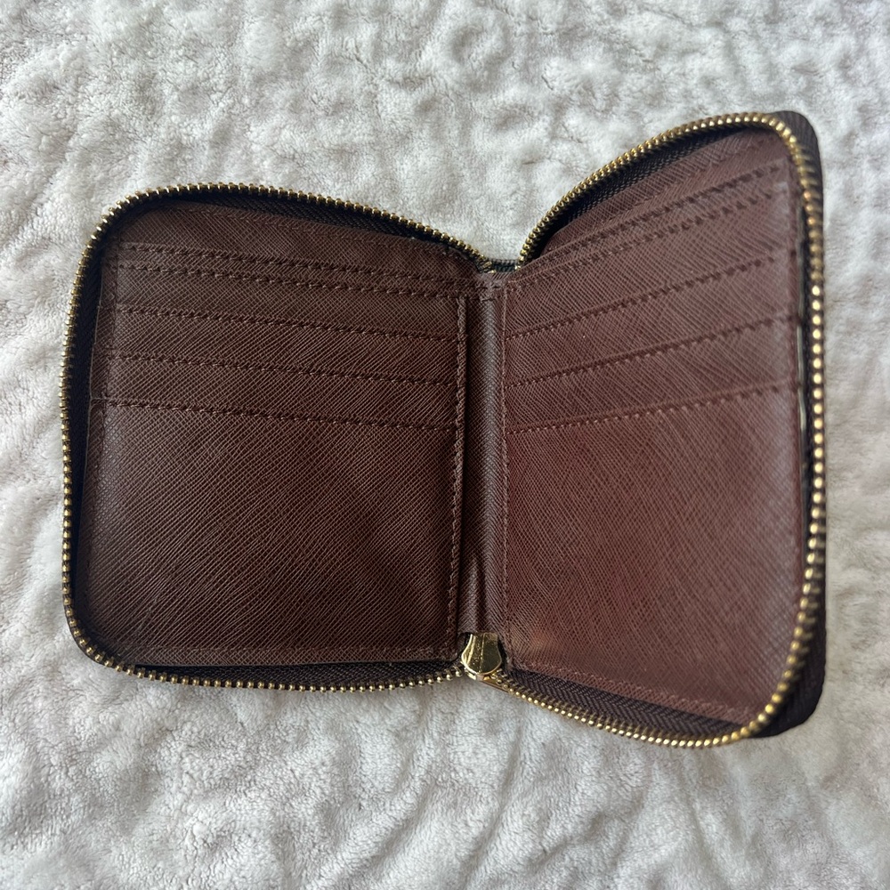 Michael Kors Zip Wallet Brown - Picture 3 of 5